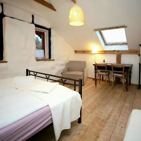 Austeria Staniszow Farma